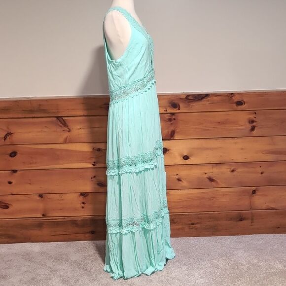 VENUS Green Maxi Sundress with Plunge Neckline and Ruched Details - Picture 2 of 6
